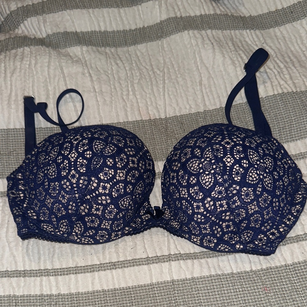 Victoria Secret Elegant Navy Lace Bra